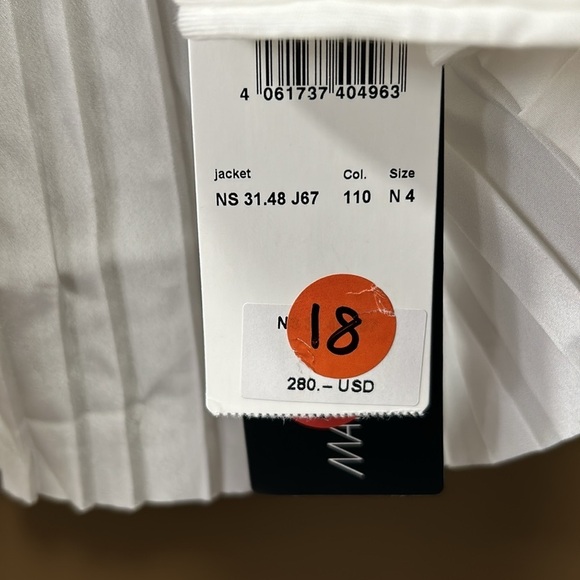 NWT Marc Cain sports N4/10/M cream jacket / short sleeve cardigan pleated back - Picture 5 of 5